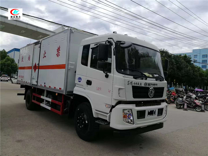 東風(fēng)6.1米爆破器材運(yùn)輸車【一類】