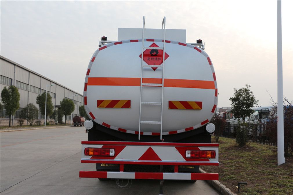 重汽前四后八【30立方】運油車