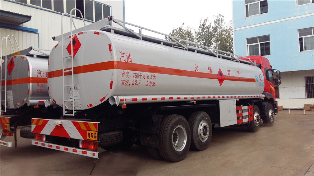 解放前四后六【27立方】運油車