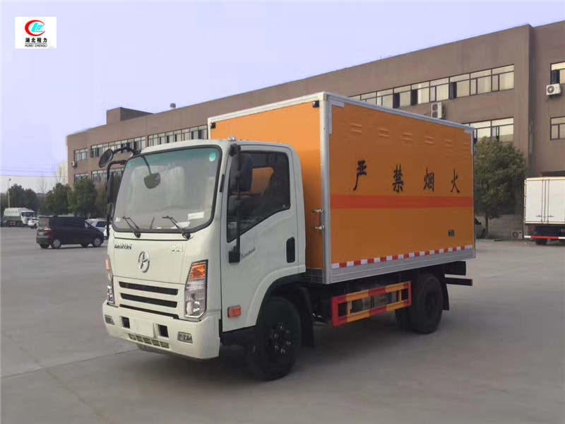 大運(yùn)4.1米易燃?xì)怏w廂式運(yùn)輸車【二類】