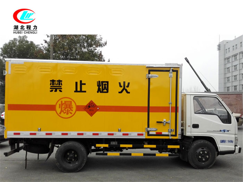 江鈴4.2米易燃?xì)怏w廂式運(yùn)輸車【二類 藍(lán)牌】