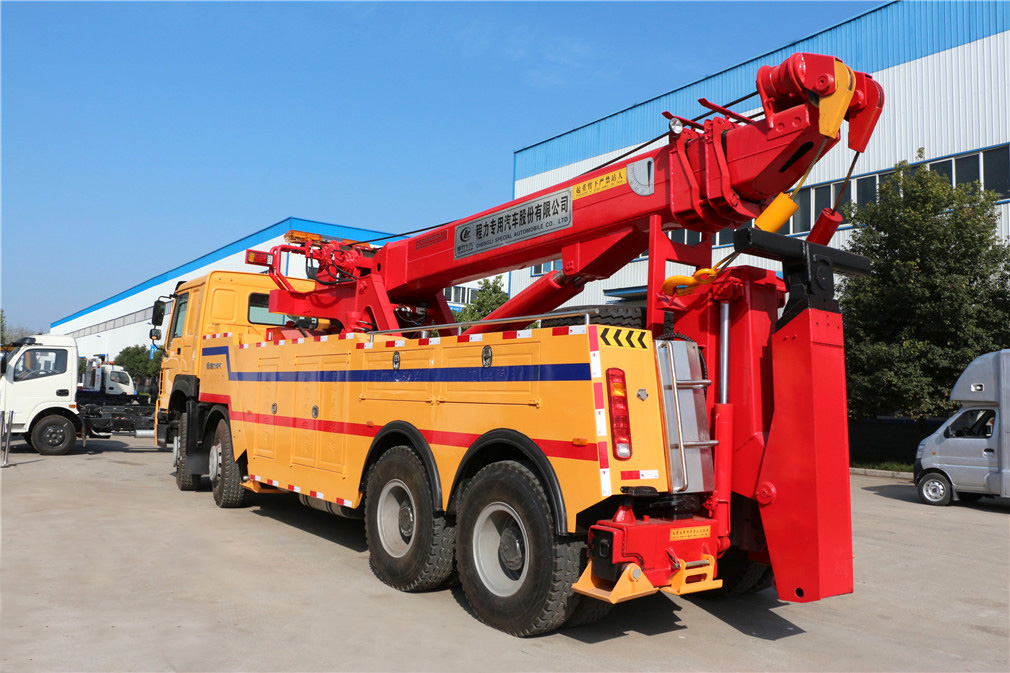 重汽豪沃前四后八CLW5311TQZZ5一托一清障車