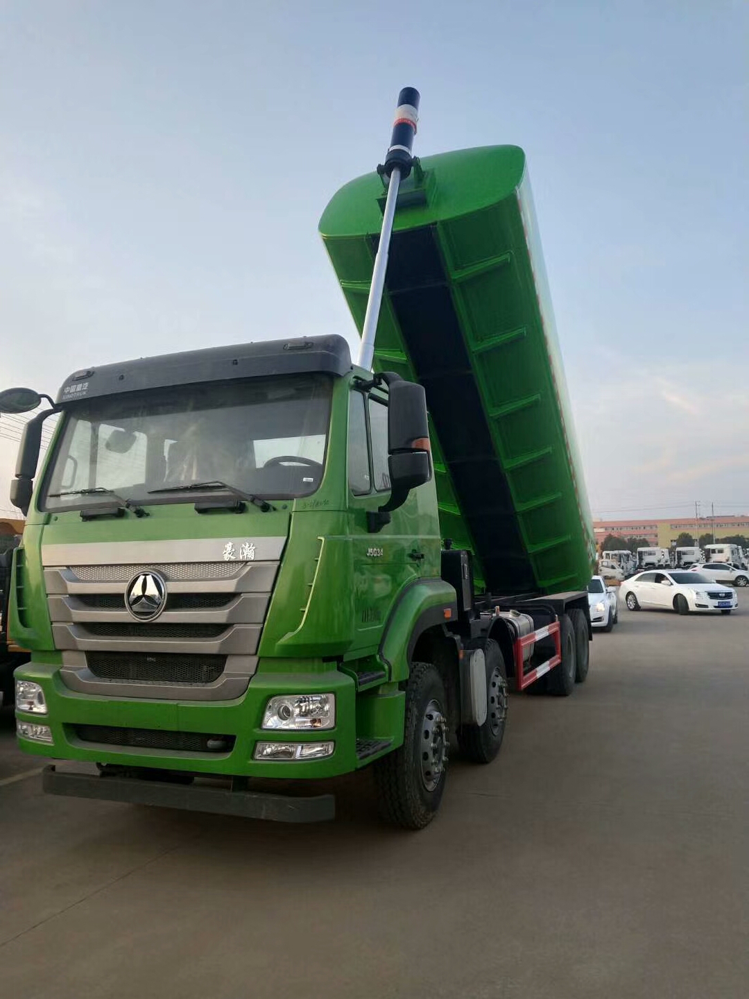 重汽污泥自卸運輸車(24方)