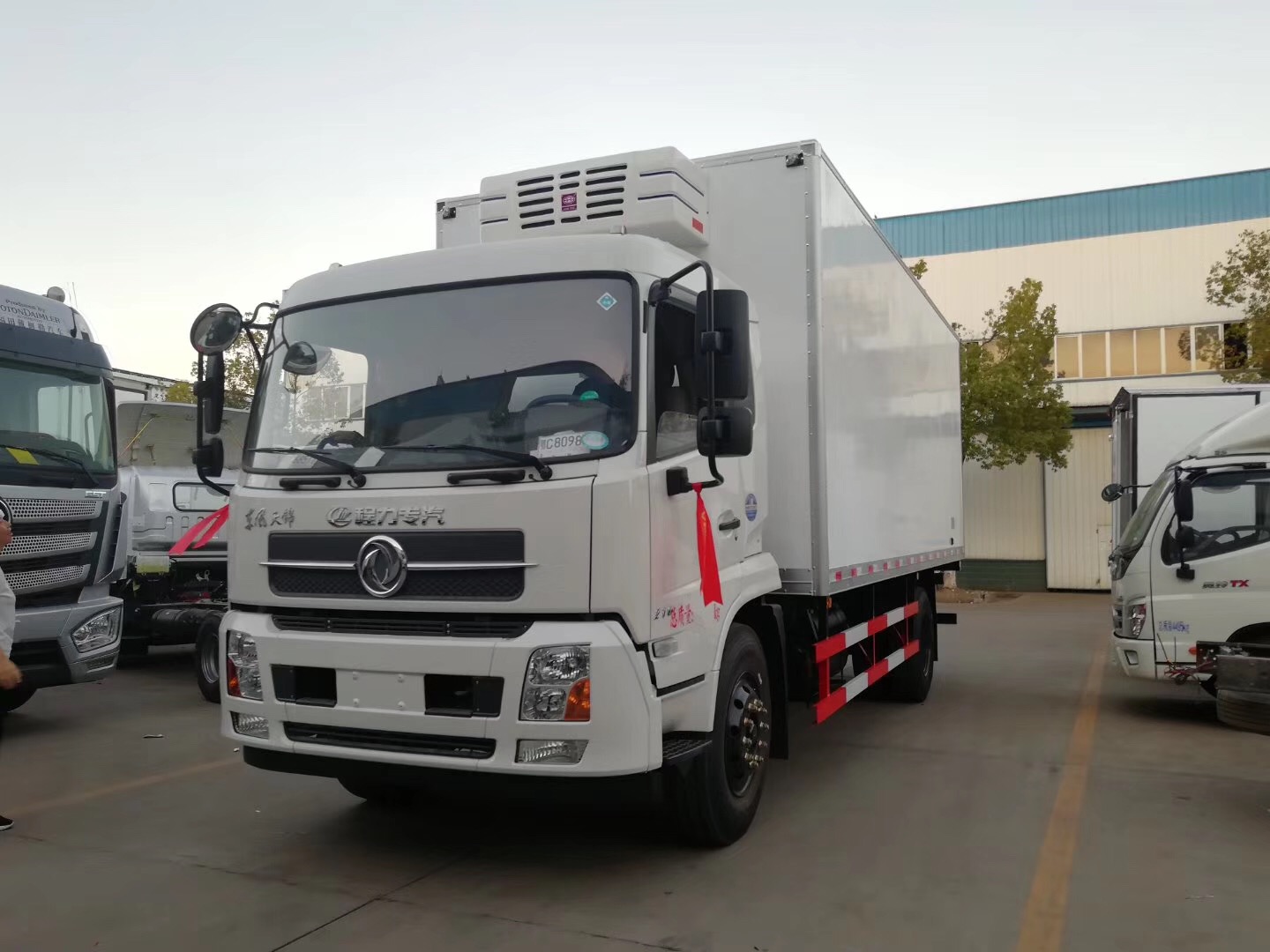 (廂長6.6米)東風(fēng)天錦冷藏車
